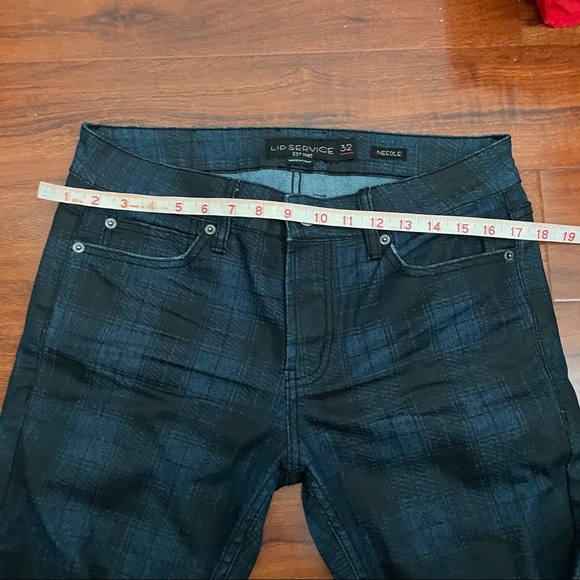Lip Service Needle Plaid Jeans Size 32 - Picture 7 of 9